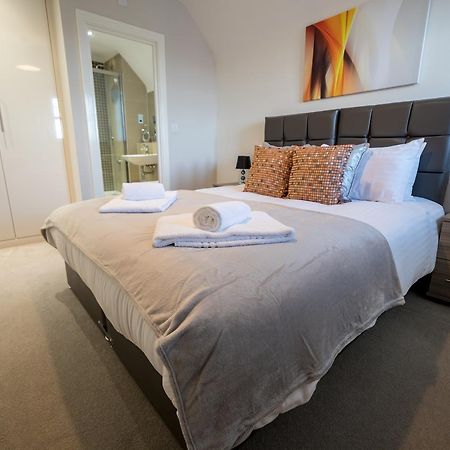Helios Court Penthouse Serviced Apartment By Ferndale ميدينهيد المظهر الخارجي الصورة