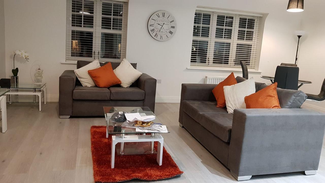 Helios Court Penthouse Serviced Apartment By Ferndale ميدينهيد المظهر الخارجي الصورة