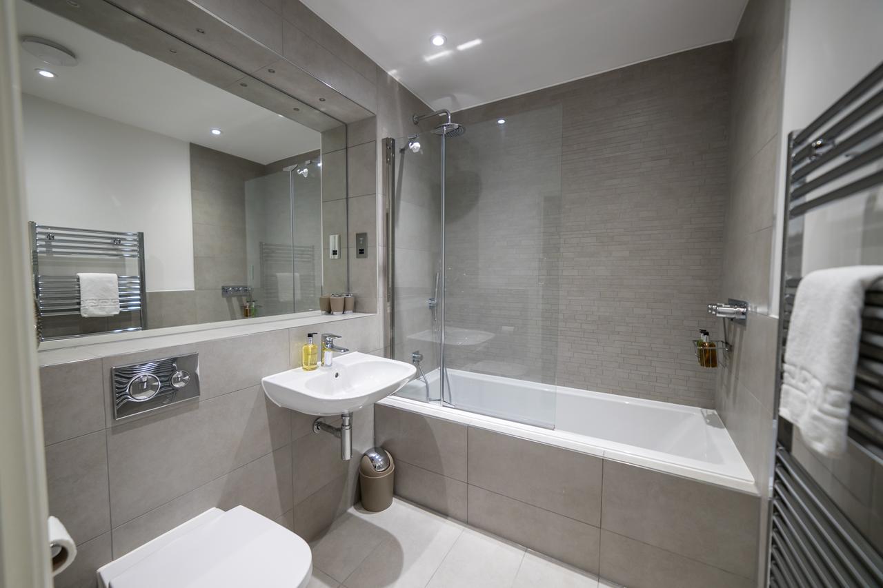 Helios Court Penthouse Serviced Apartment By Ferndale ميدينهيد المظهر الخارجي الصورة