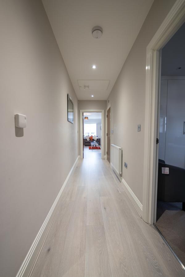 Helios Court Penthouse Serviced Apartment By Ferndale ميدينهيد المظهر الخارجي الصورة