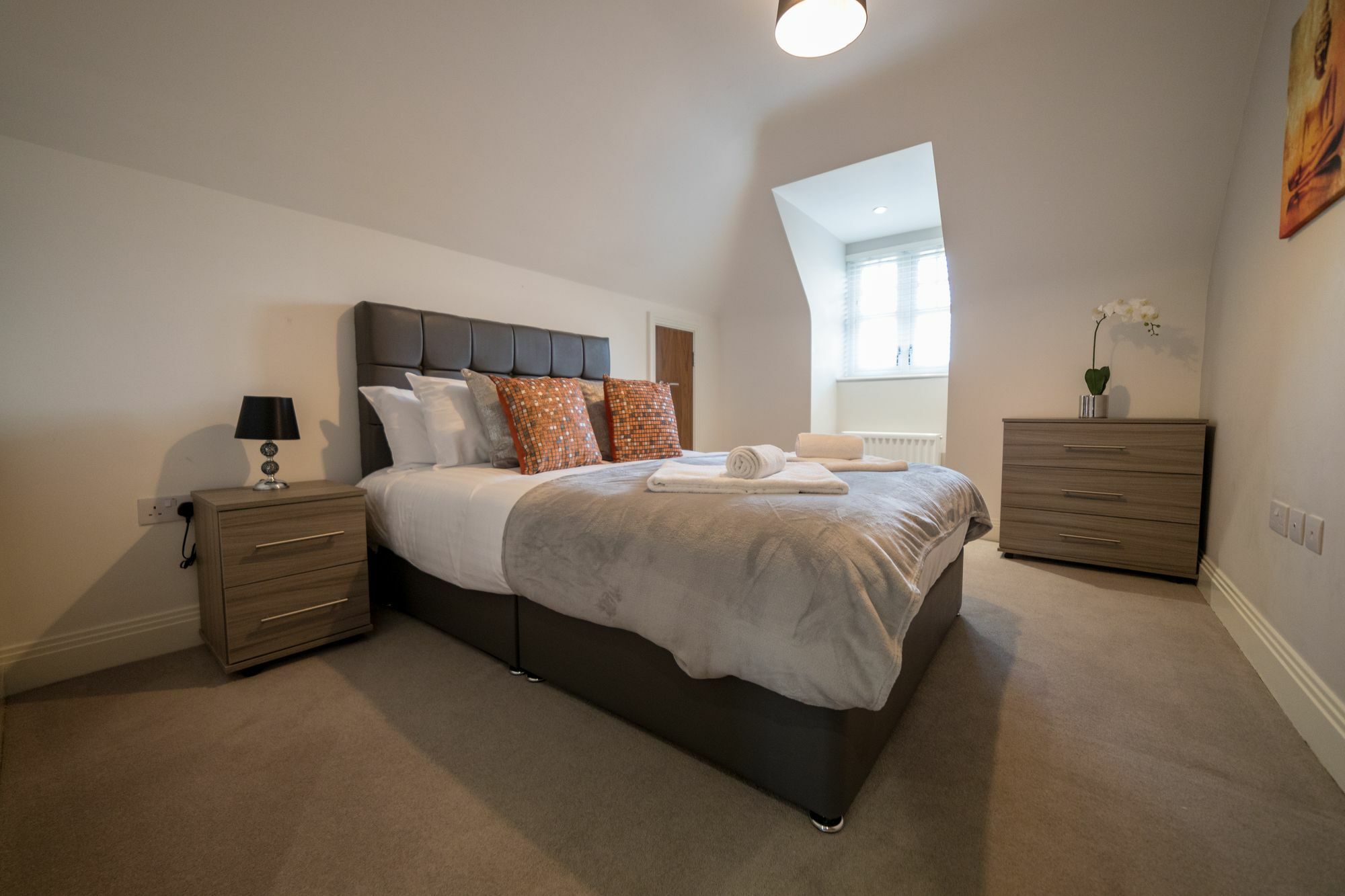 Helios Court Penthouse Serviced Apartment By Ferndale ميدينهيد المظهر الخارجي الصورة