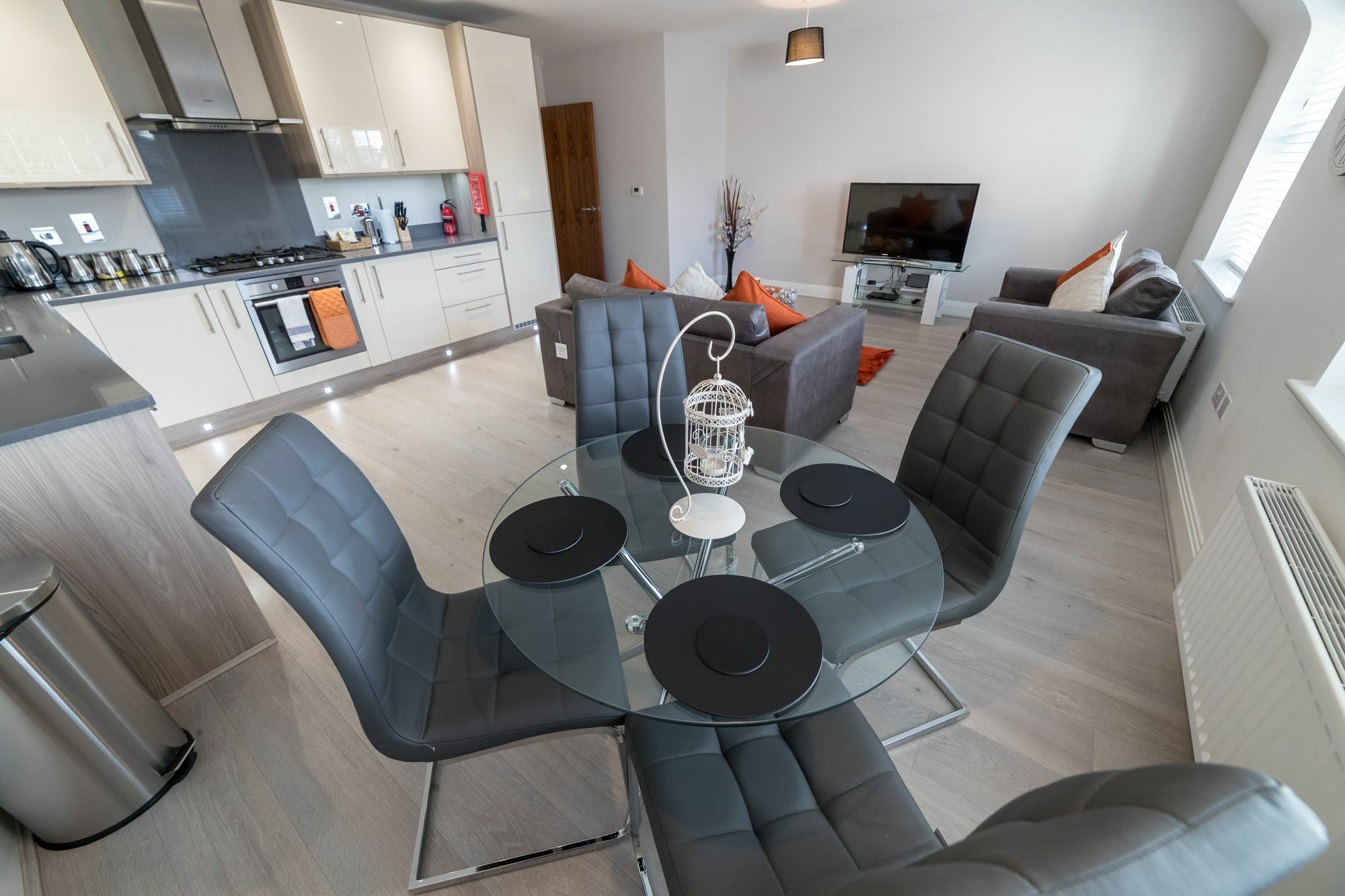 Helios Court Penthouse Serviced Apartment By Ferndale ميدينهيد المظهر الخارجي الصورة