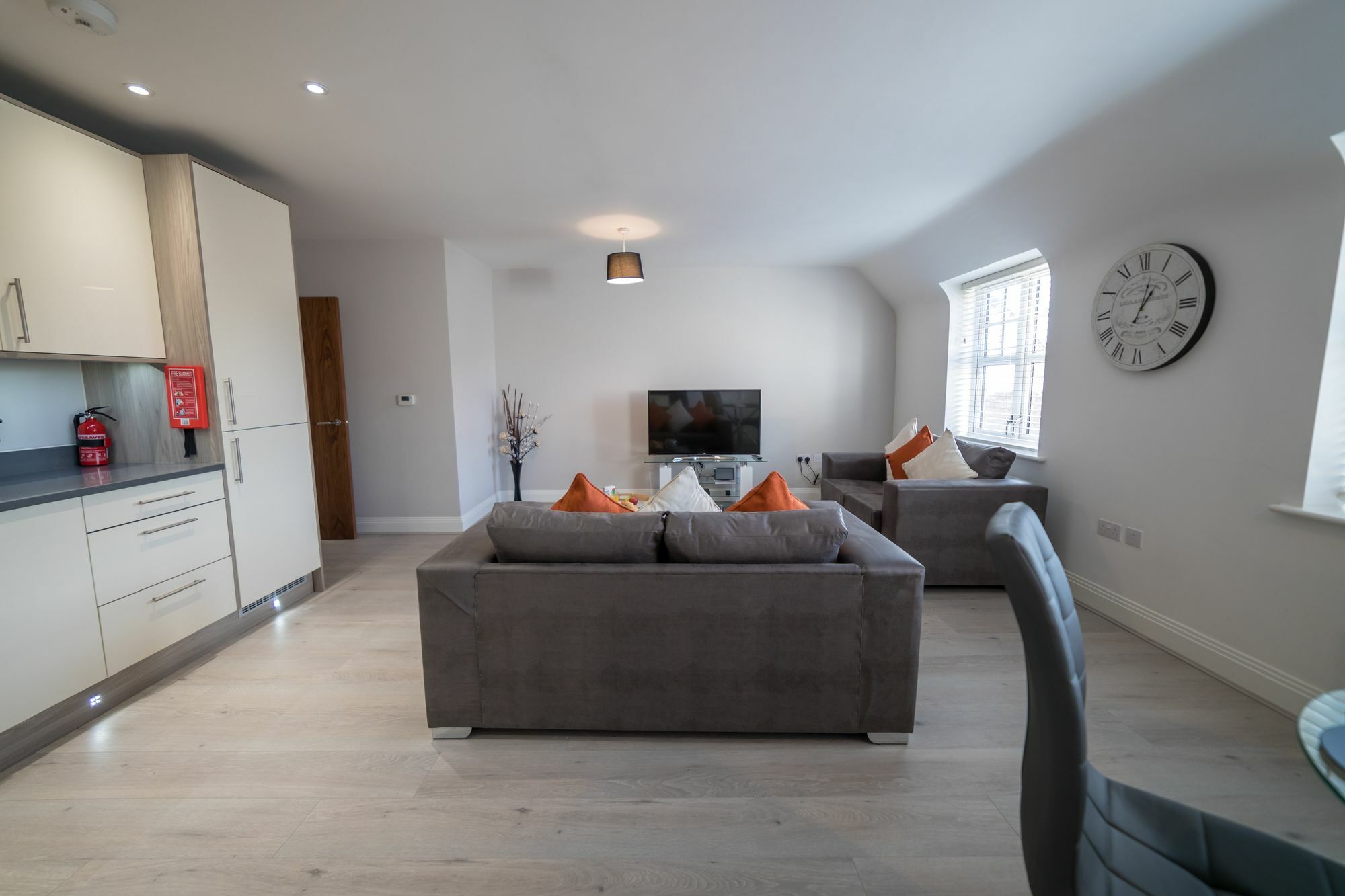 Helios Court Penthouse Serviced Apartment By Ferndale ميدينهيد المظهر الخارجي الصورة