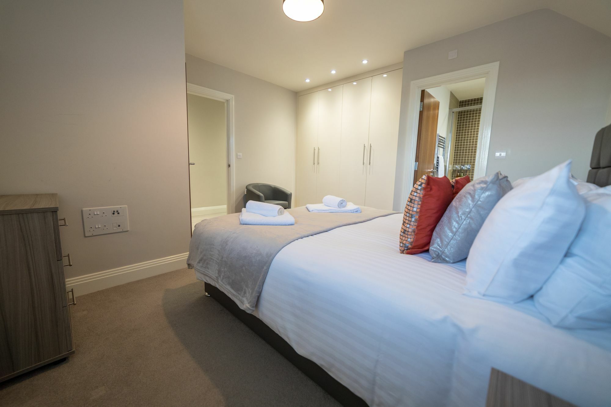 Helios Court Penthouse Serviced Apartment By Ferndale ميدينهيد المظهر الخارجي الصورة