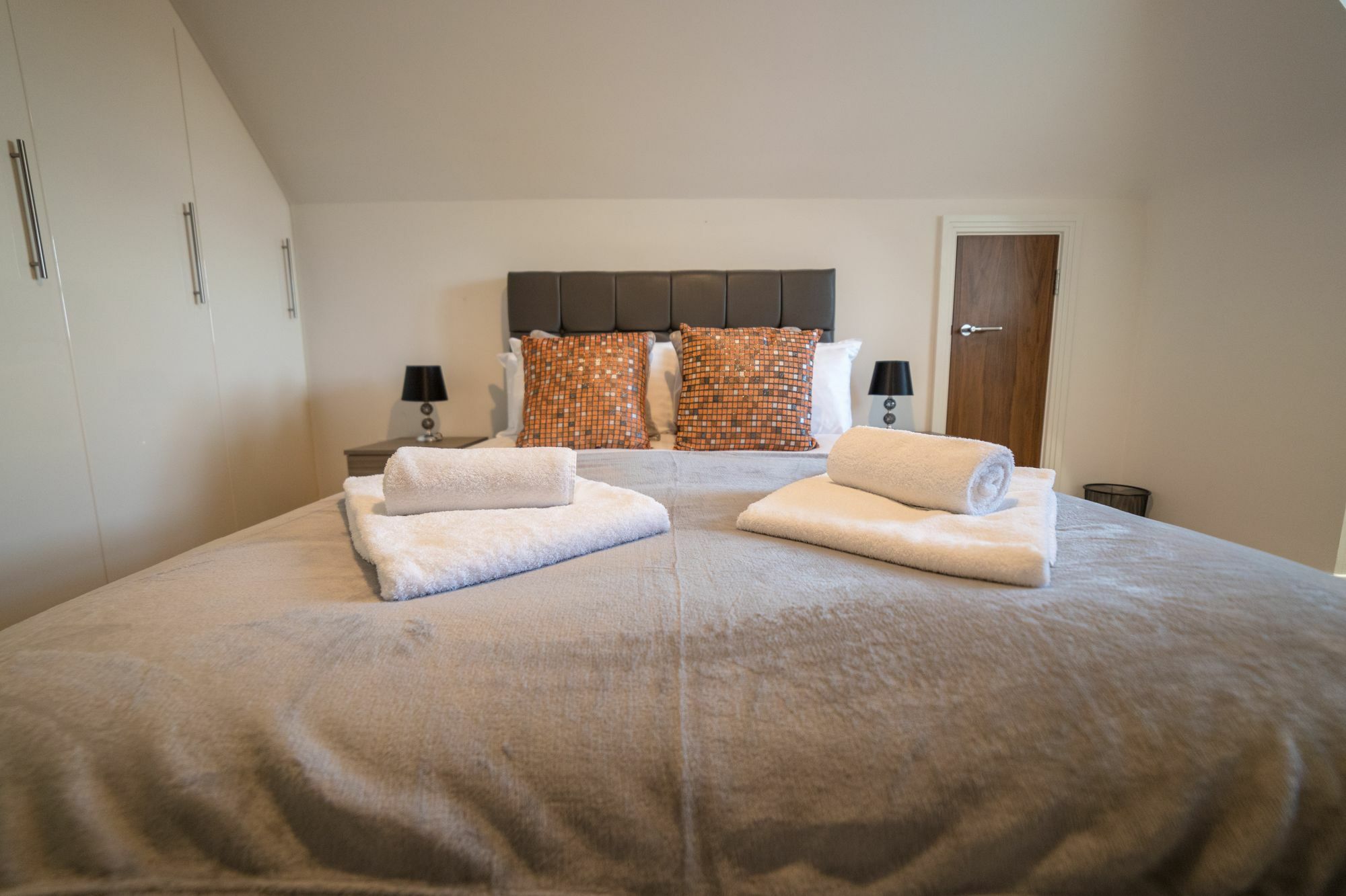 Helios Court Penthouse Serviced Apartment By Ferndale ميدينهيد المظهر الخارجي الصورة