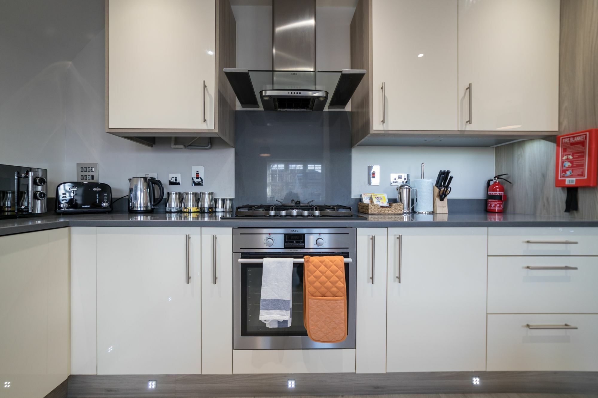 Helios Court Penthouse Serviced Apartment By Ferndale ميدينهيد المظهر الخارجي الصورة